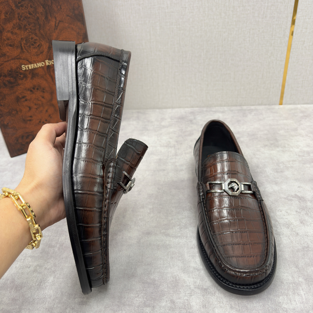 💋💍Stefano-ricci 史蒂*芬新品 乐福鞋皮鞋 鳄鱼纹🐊压纹牛皮手工改色擦色而成 ，鞋面的标志