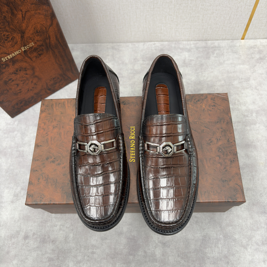 💋💍Stefano-ricci 史蒂*芬新品 乐福鞋皮鞋 鳄鱼纹🐊压纹牛皮手工改色擦色而成 ，鞋面的标志