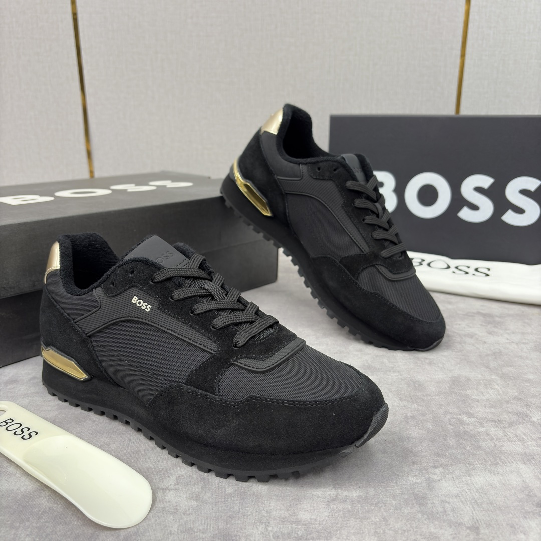 💋💍BOSS 男士新款 复古休闲拼接运动鞋跑鞋上新 HUGO BOS* 家这双织物运动鞋组合制成，真的把