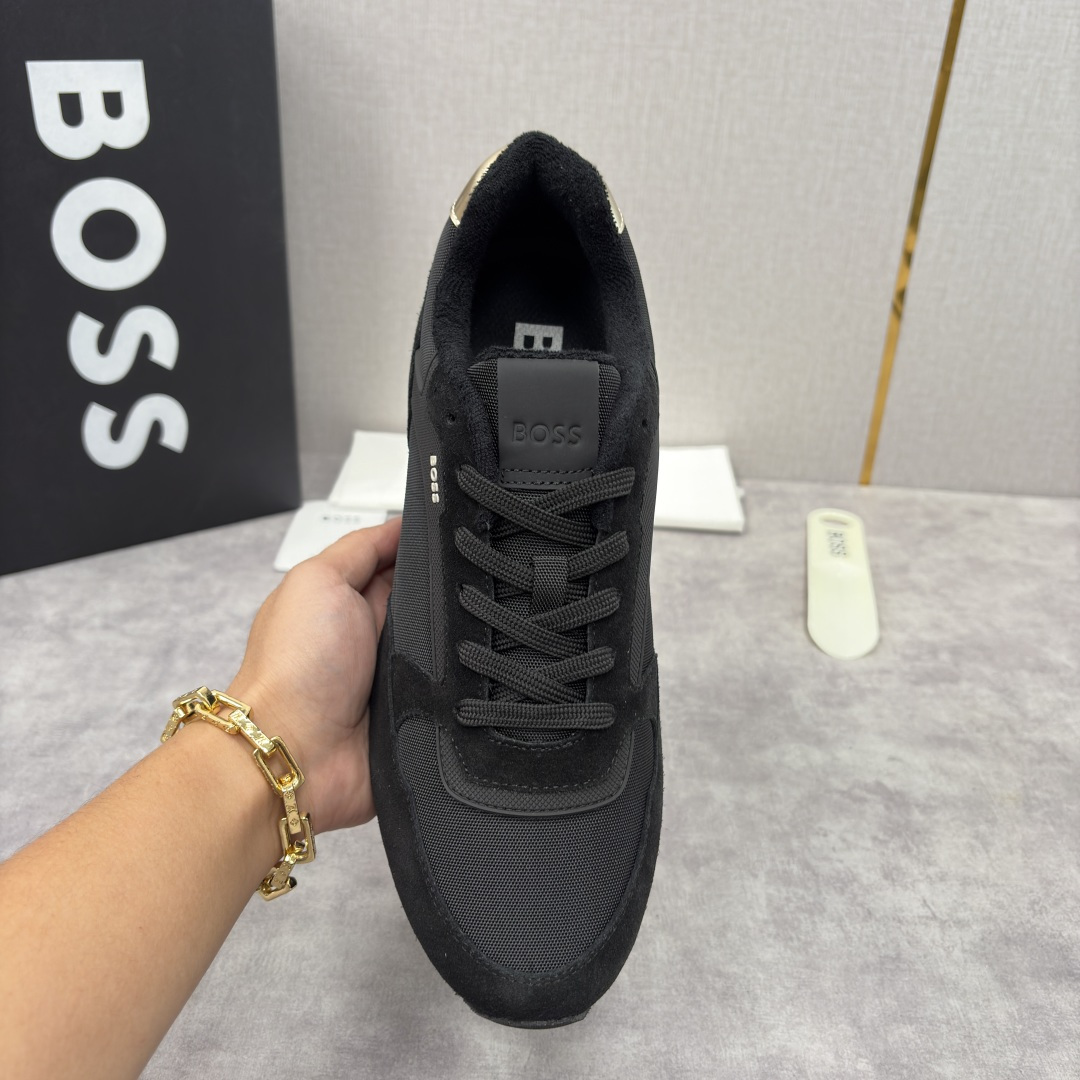 💋💍BOSS 男士新款 复古休闲拼接运动鞋跑鞋上新 HUGO BOS* 家这双织物运动鞋组合制成，真的把