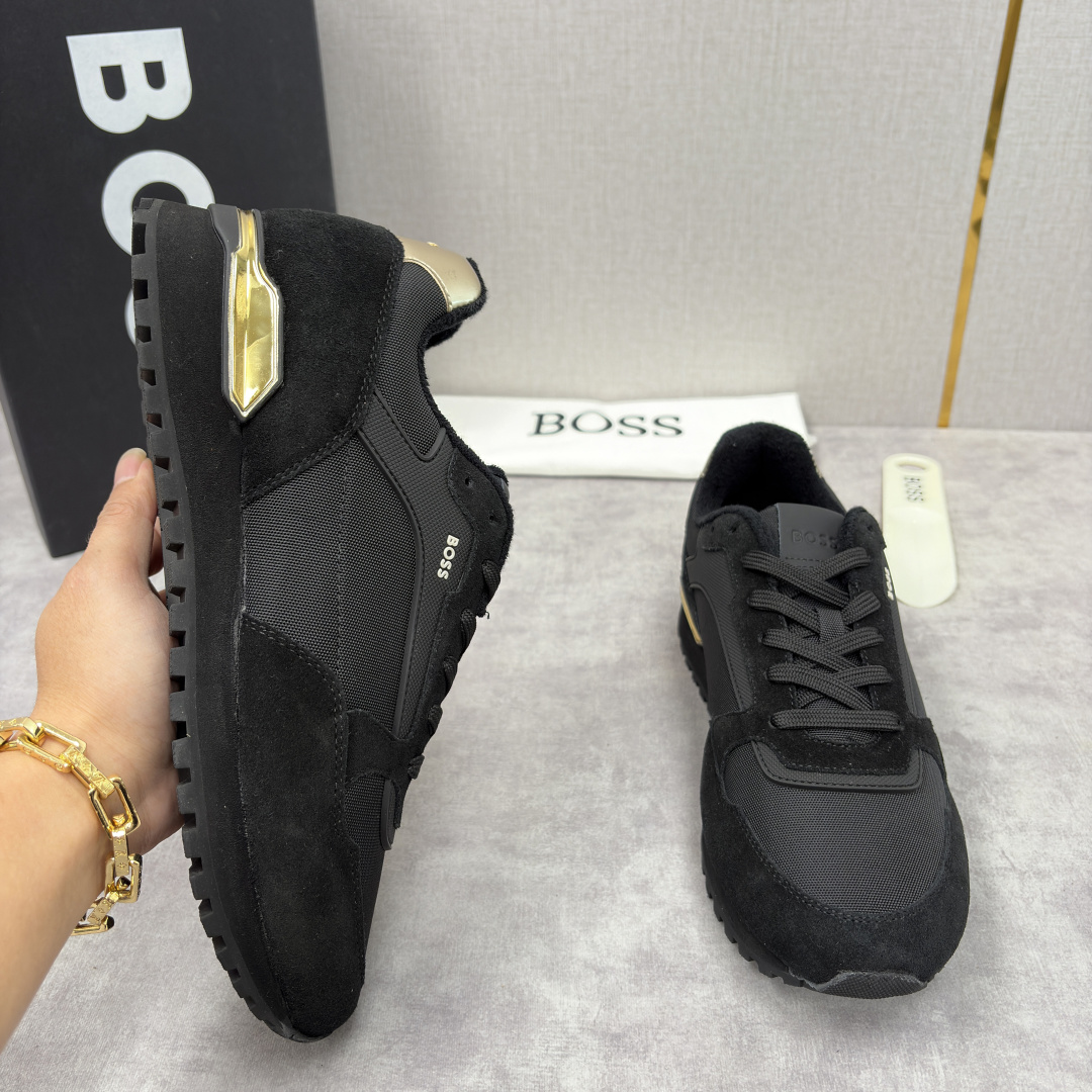 💋💍BOSS 男士新款 复古休闲拼接运动鞋跑鞋上新 HUGO BOS* 家这双织物运动鞋组合制成，真的把