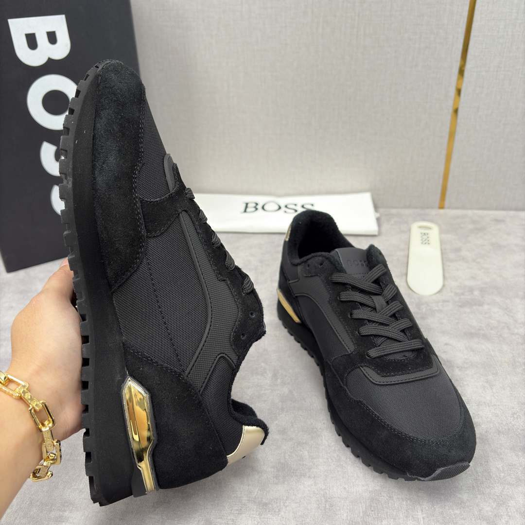 💋💍BOSS 男士新款 复古休闲拼接运动鞋跑鞋上新 HUGO BOS* 家这双织物运动鞋组合制成，真的把