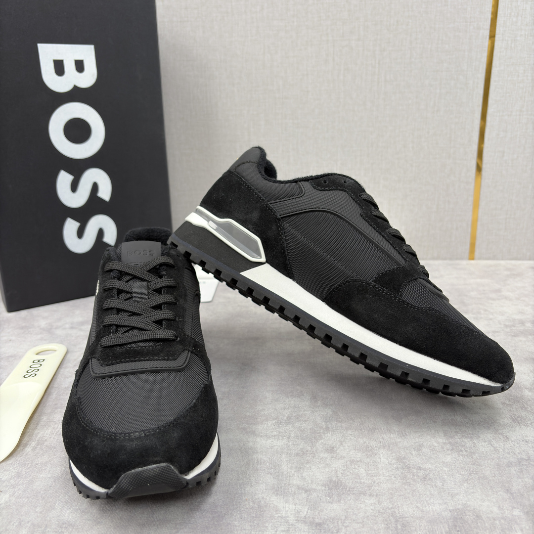 💋💍BOSS 男士新款 复古休闲拼接运动鞋跑鞋上新 HUGO BOS* 家这双织物运动鞋组合制成，真的把