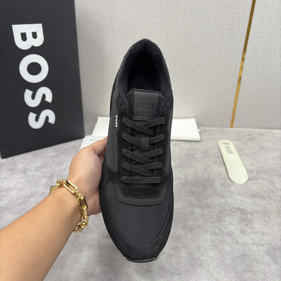 💋💍BOSS 男士新款 复古休闲拼接运动鞋跑鞋上新 HUGO BOS* 家这双织物运动鞋组合制成，真的把