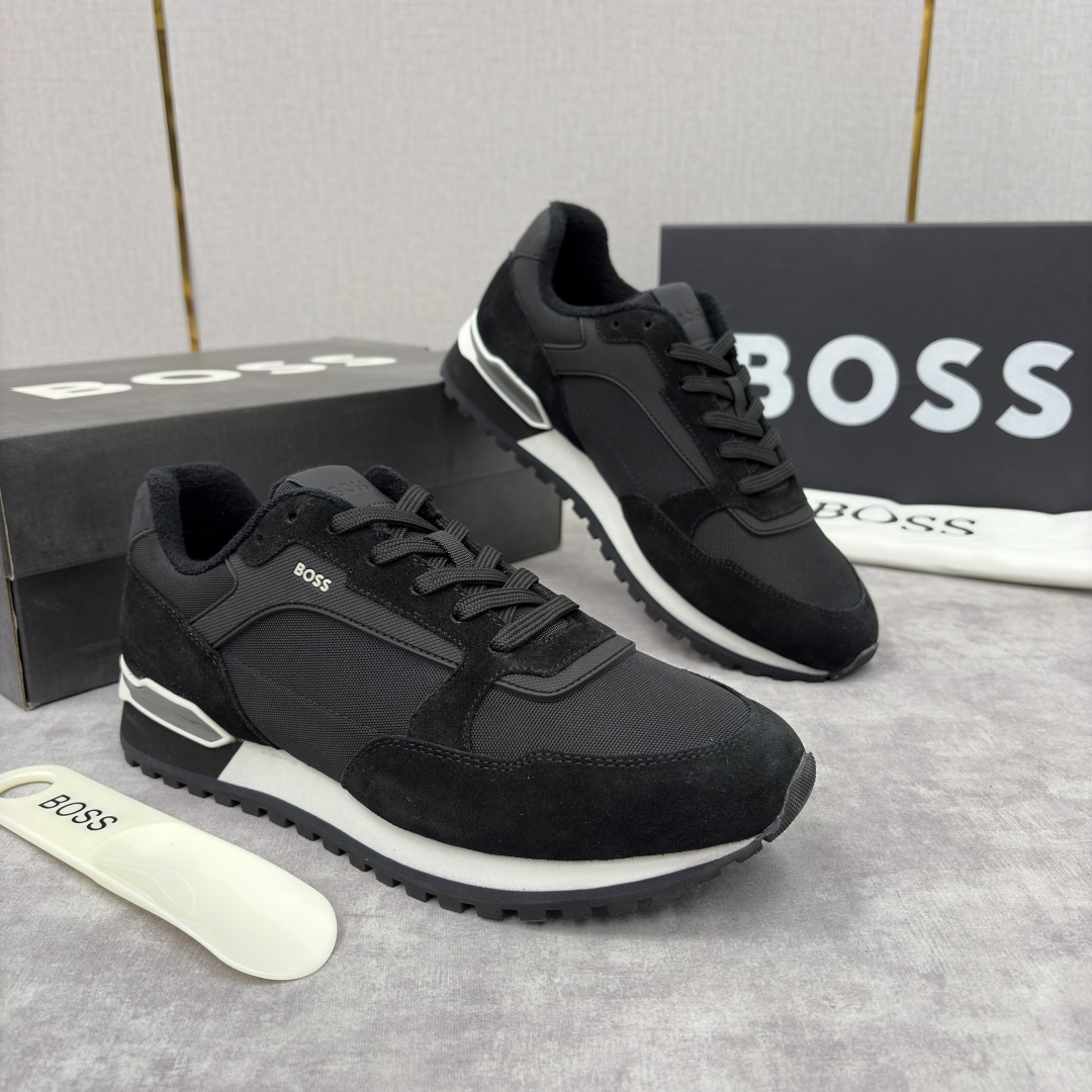 💋💍BOSS 男士新款 复古休闲拼接运动鞋跑鞋上新 HUGO BOS* 家这双织物运动鞋组合制成，真的把