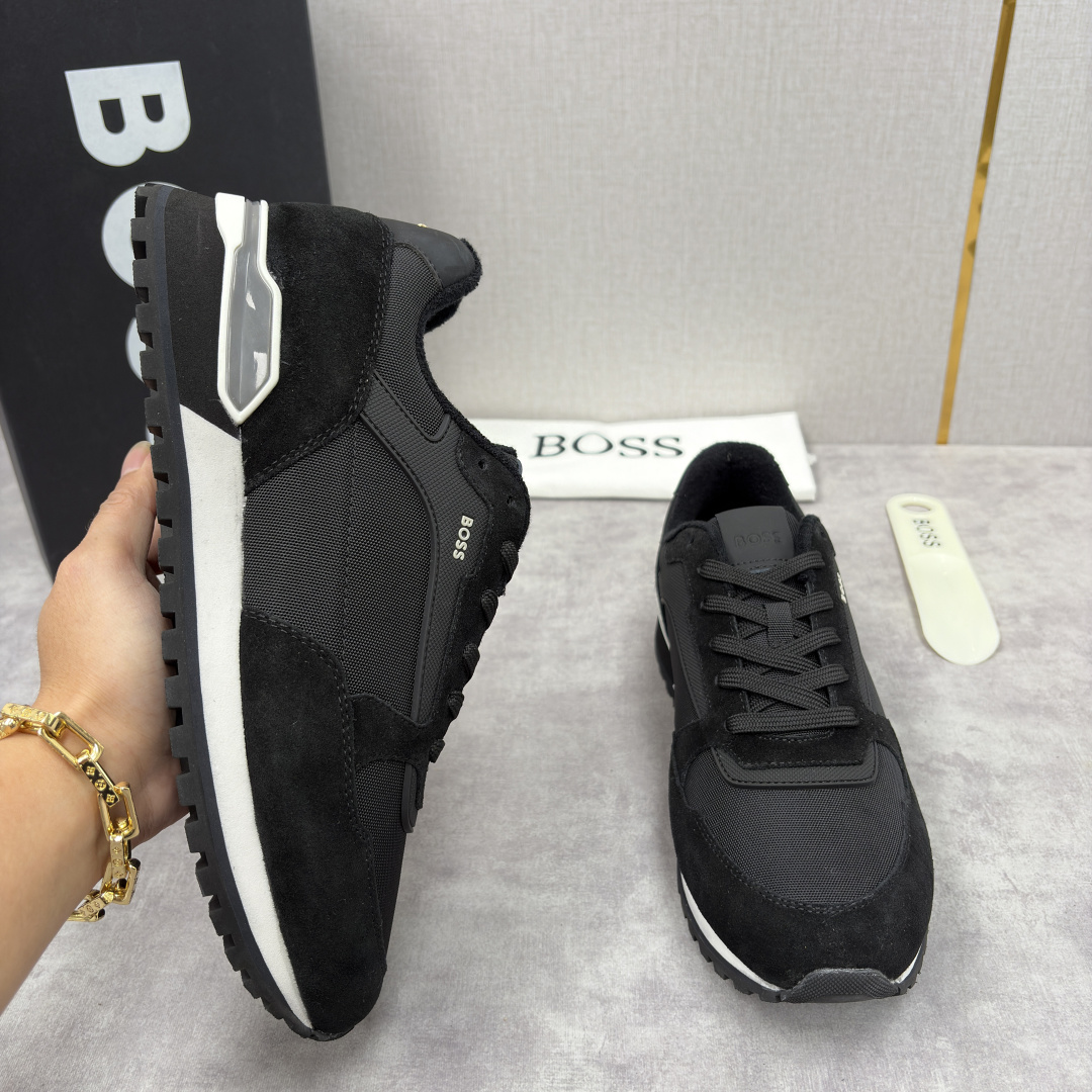 💋💍BOSS 男士新款 复古休闲拼接运动鞋跑鞋上新 HUGO BOS* 家这双织物运动鞋组合制成，真的把