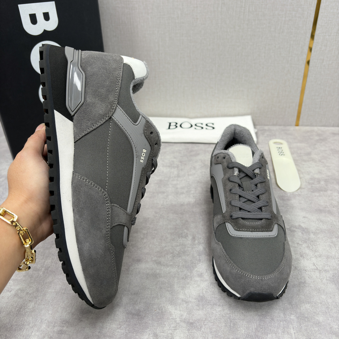 💋💍BOSS 男士新款 复古休闲拼接运动鞋跑鞋上新 HUGO BOS* 家这双织物运动鞋组合制成，真的把