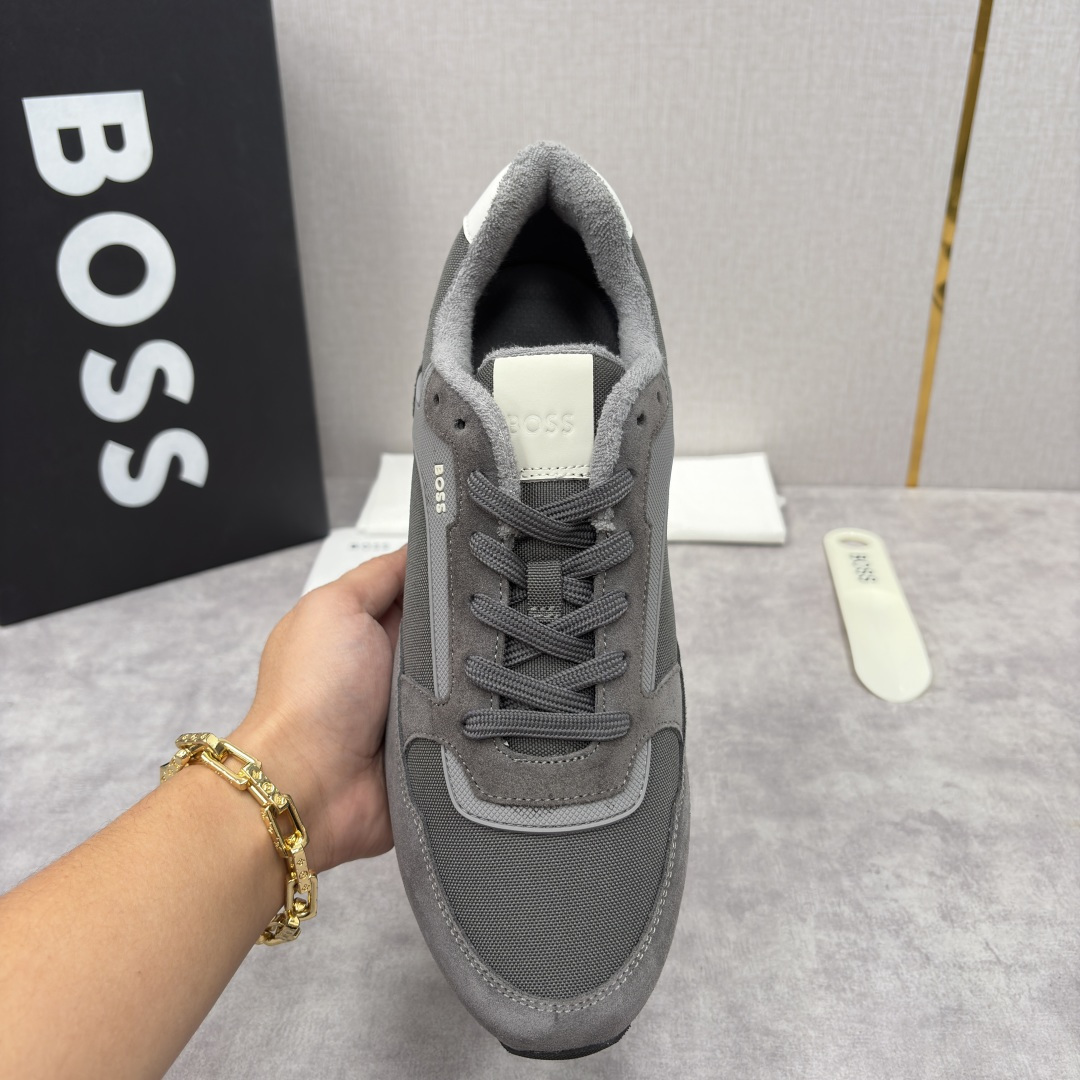 💋💍BOSS 男士新款 复古休闲拼接运动鞋跑鞋上新 HUGO BOS* 家这双织物运动鞋组合制成，真的把