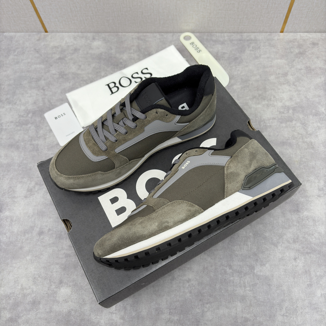 💋💍BOSS 男士新款 复古休闲拼接运动鞋跑鞋上新 HUGO BOS* 家这双织物运动鞋组合制成，真的把
