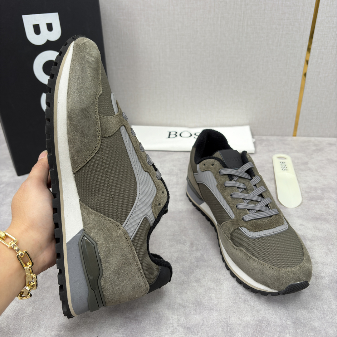 💋💍BOSS 男士新款 复古休闲拼接运动鞋跑鞋上新 HUGO BOS* 家这双织物运动鞋组合制成，真的把