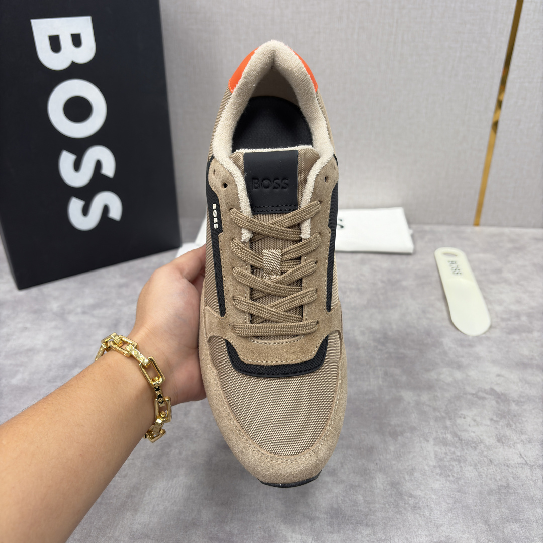 💋💍BOSS 男士新款 复古休闲拼接运动鞋跑鞋上新 HUGO BOS* 家这双织物运动鞋组合制成，真的把