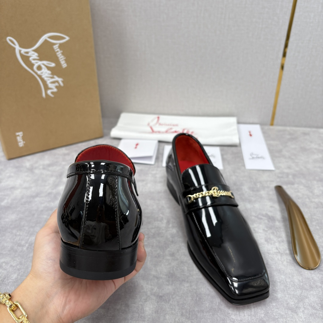 💋💍 CL 新品男士正装鞋乐福皮鞋 Christia* Loubouti* 红底鞋 金属链饰与红底基因的