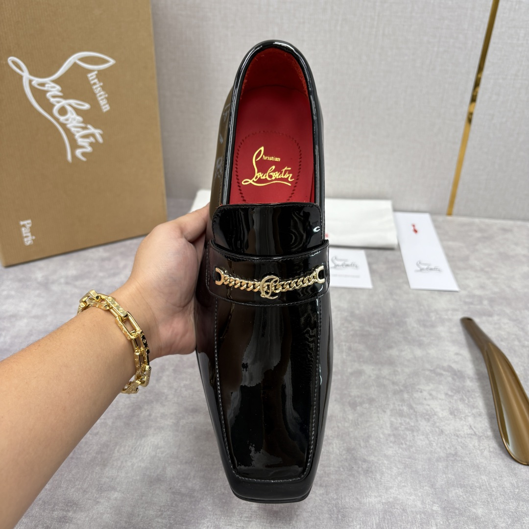💋💍 CL 新品男士正装鞋乐福皮鞋 Christia* Loubouti* 红底鞋 金属链饰与红底基因的