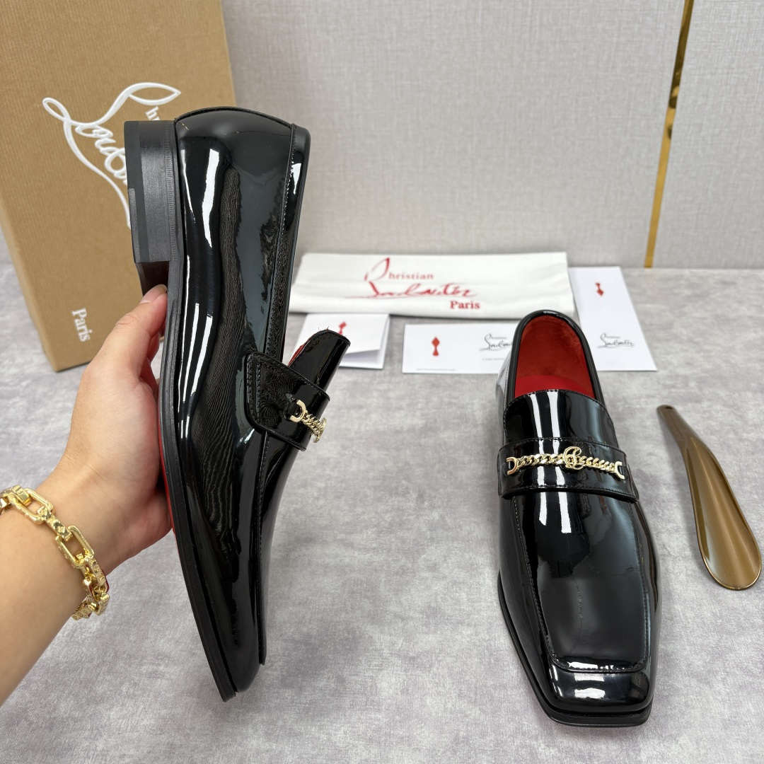 💋💍 CL 新品男士正装鞋乐福皮鞋 Christia* Loubouti* 红底鞋 金属链饰与红底基因的
