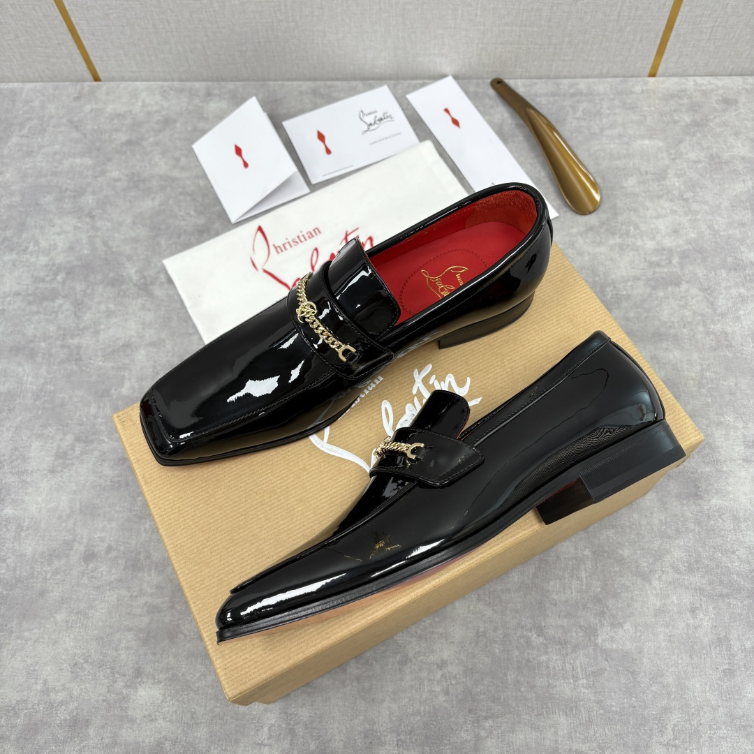 💋💍 CL 新品男士正装鞋乐福皮鞋 Christia* Loubouti* 红底鞋 金属链饰与红底基因的