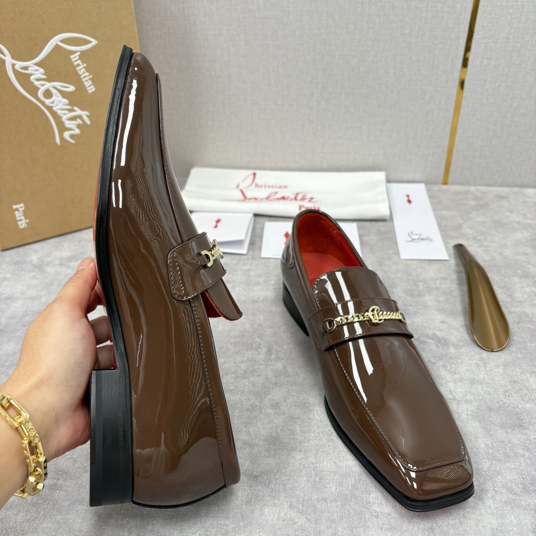 💋💍 CL 新品男士正装鞋乐福皮鞋 Christia* Loubouti* 红底鞋 金属链饰与红底基因的