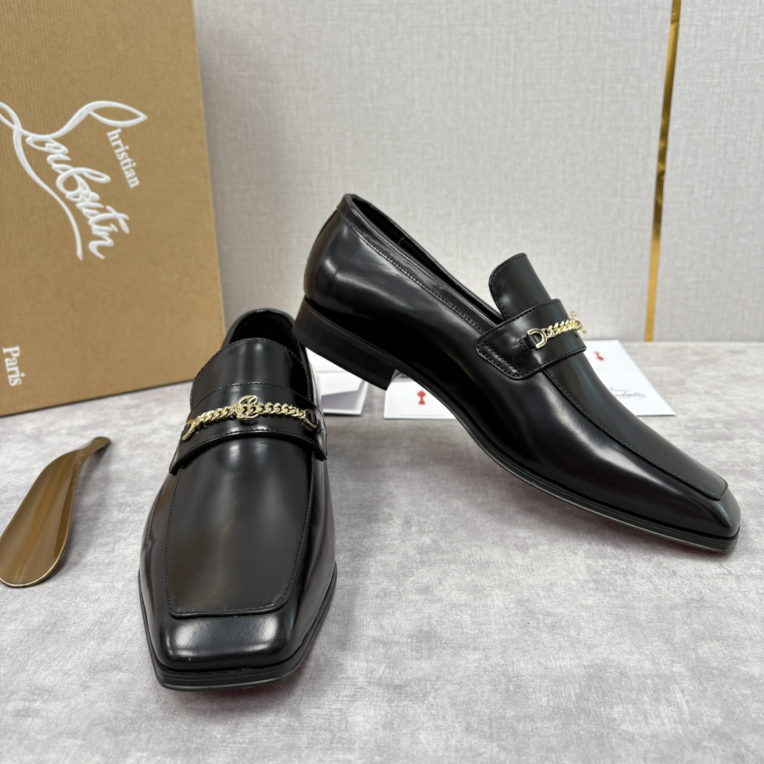 💋💍 CL 新品男士正装鞋乐福皮鞋 Christia* Loubouti* 红底鞋 金属链饰与红底基因的