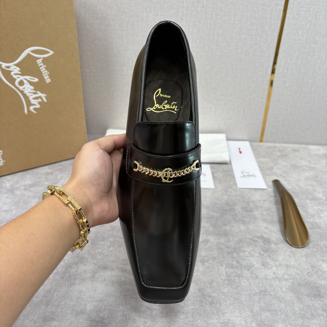 💋💍 CL 新品男士正装鞋乐福皮鞋 Christia* Loubouti* 红底鞋 金属链饰与红底基因的
