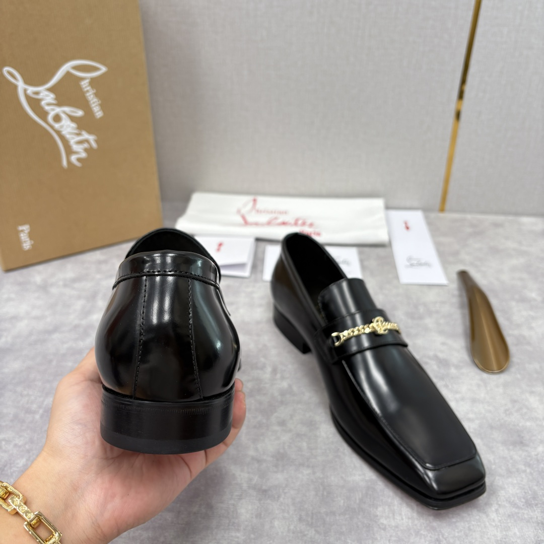💋💍 CL 新品男士正装鞋乐福皮鞋 Christia* Loubouti* 红底鞋 金属链饰与红底基因的
