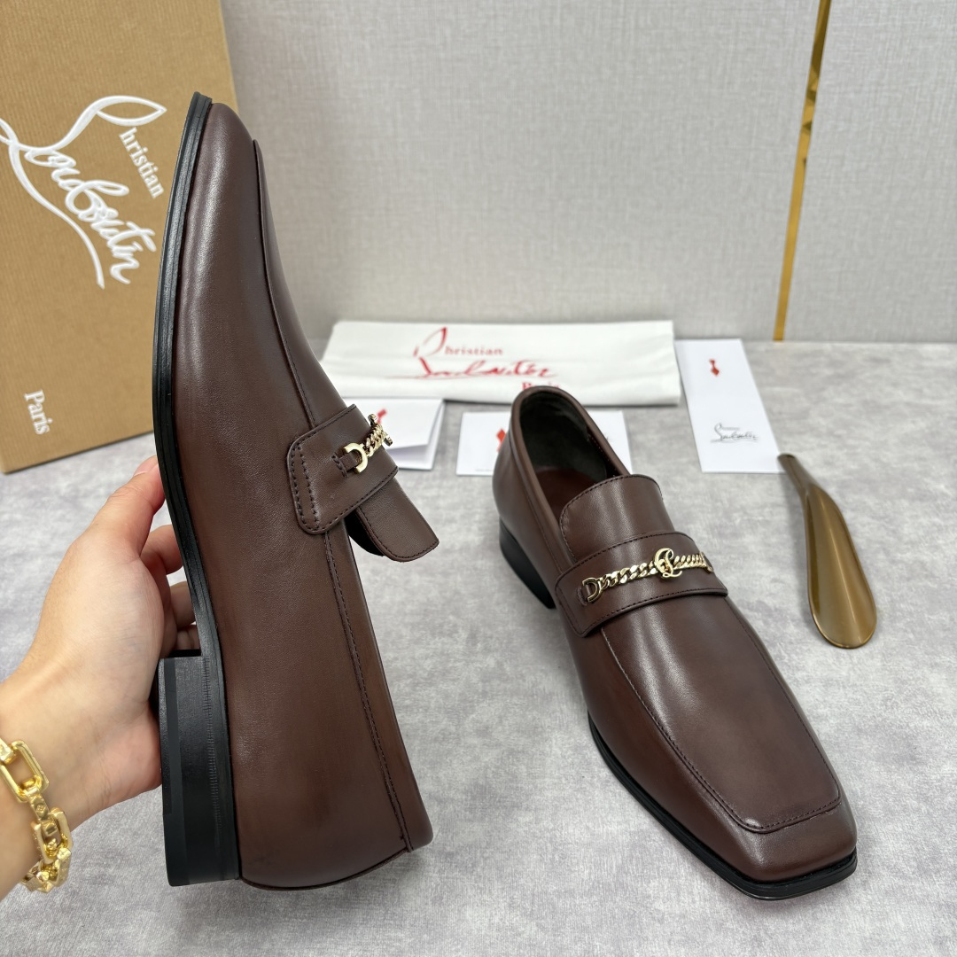 💋💍 CL 新品男士正装鞋乐福皮鞋 Christia* Loubouti* 红底鞋 金属链饰与红底基因的