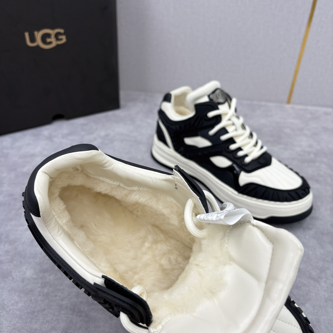 💋💍UGG 新品 男士时尚休闲羊毛鞋！复古厚底老爹鞋 复古潮范与温暖舒适的冬日交响。 它打破了大众对UG
