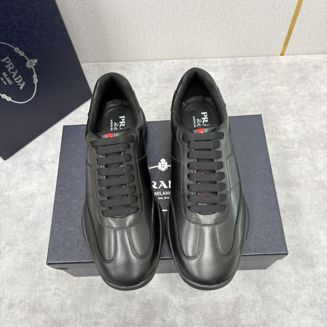 💋💍P 家新品 Prad* 普拉-达 秋季新款男士小牛皮运动鞋出货！ 莞产猛货。当意大利奢侈品牌的精工技