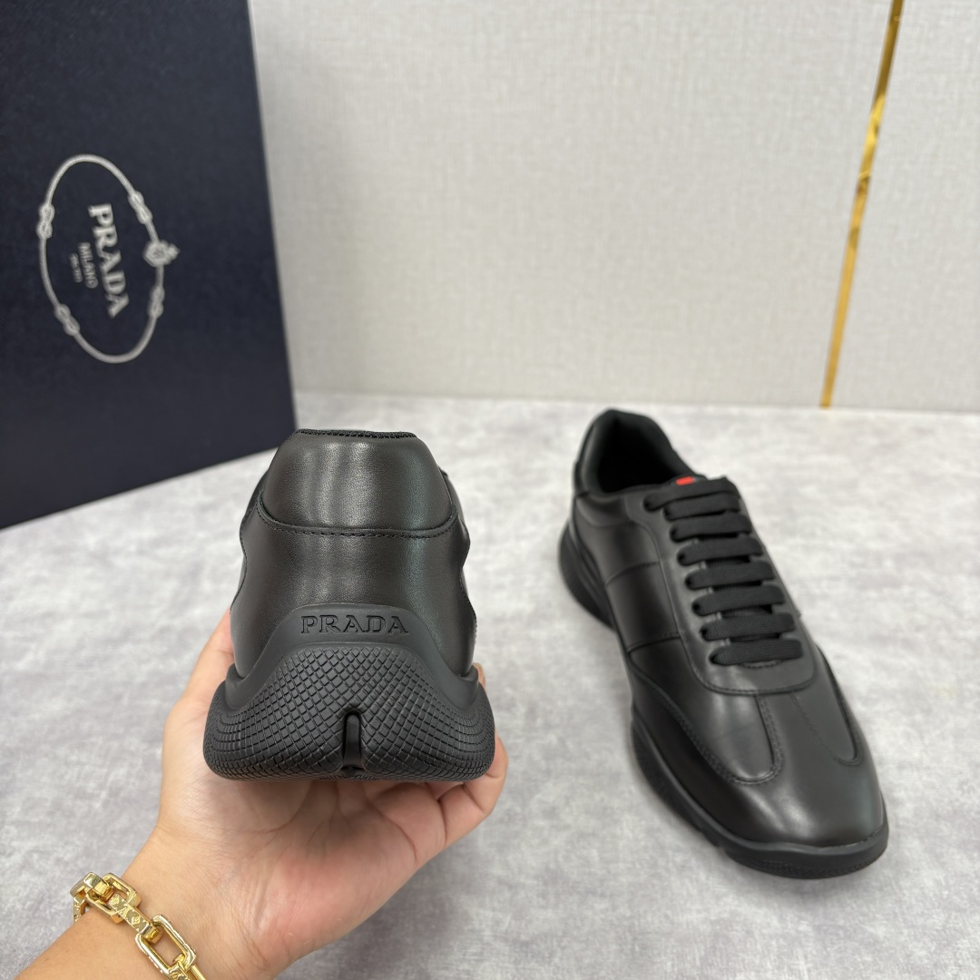 💋💍P 家新品 Prad* 普拉-达 秋季新款男士小牛皮运动鞋出货！ 莞产猛货。当意大利奢侈品牌的精工技