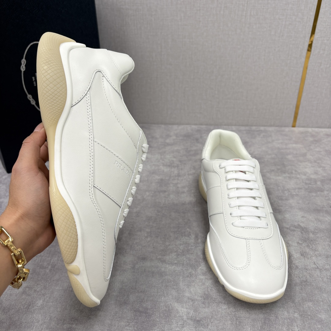 💋💍P 家新品 Prad* 普拉-达 秋季新款男士小牛皮运动鞋出货！ 莞产猛货。当意大利奢侈品牌的精工技