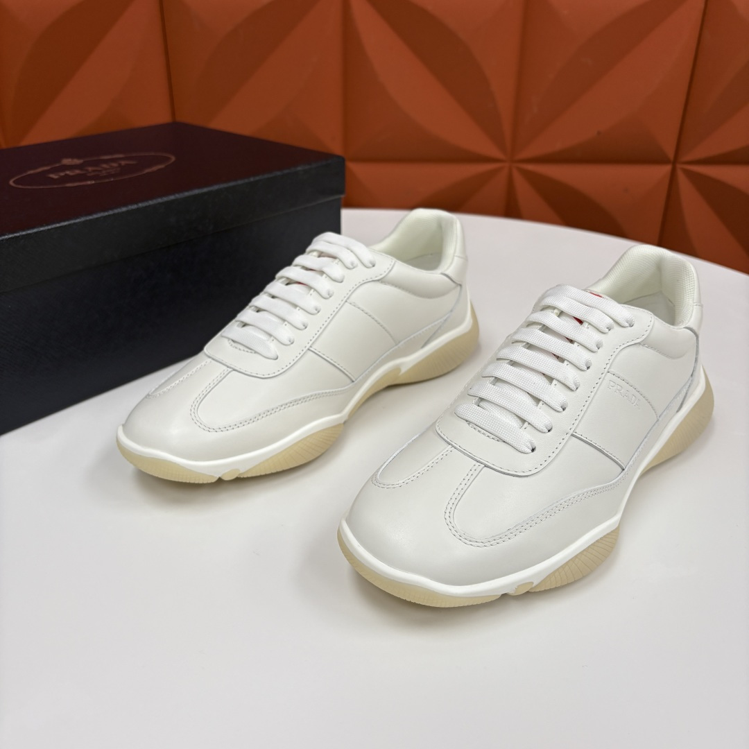 💋💍P 家新品 Prad* 普拉-达 秋季新款男士小牛皮运动鞋出货！ 莞产猛货。当意大利奢侈品牌的精工技