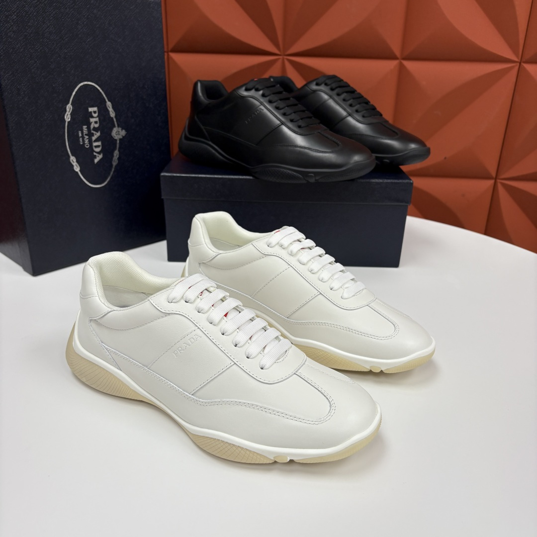 💋💍P 家新品 Prad* 普拉-达 秋季新款男士小牛皮运动鞋出货！ 莞产猛货。当意大利奢侈品牌的精工技