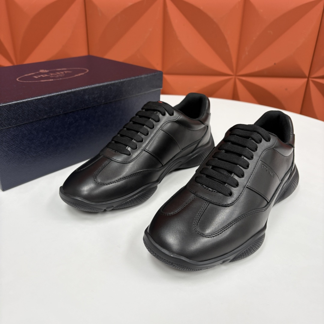 💋💍P 家新品 Prad* 普拉-达 秋季新款男士小牛皮运动鞋出货！ 莞产猛货。当意大利奢侈品牌的精工技