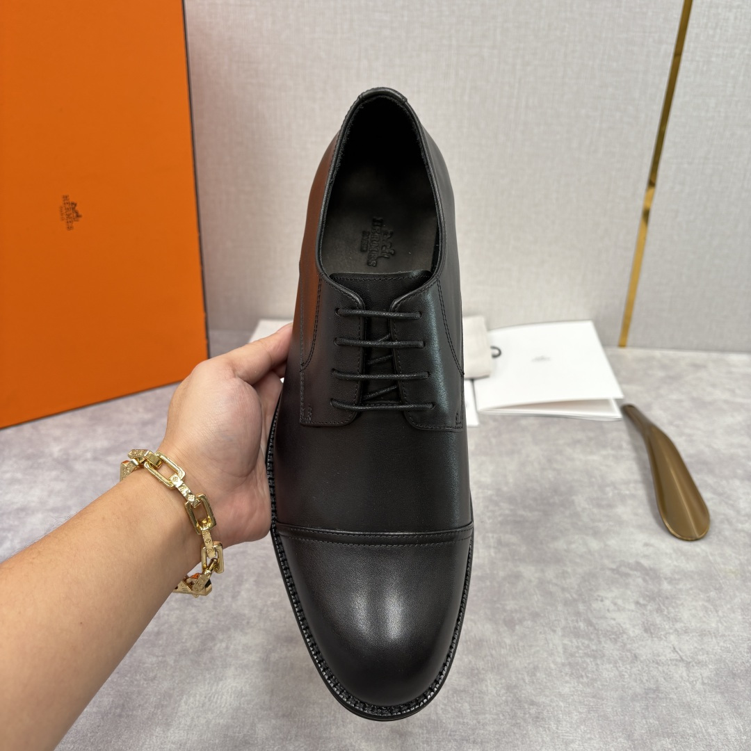 💋💍H家新品 Herme* 爱马-仕 男士三接头牛津鞋正装鞋皮鞋 兼具奢华质感与优雅格调，是商务场合的高