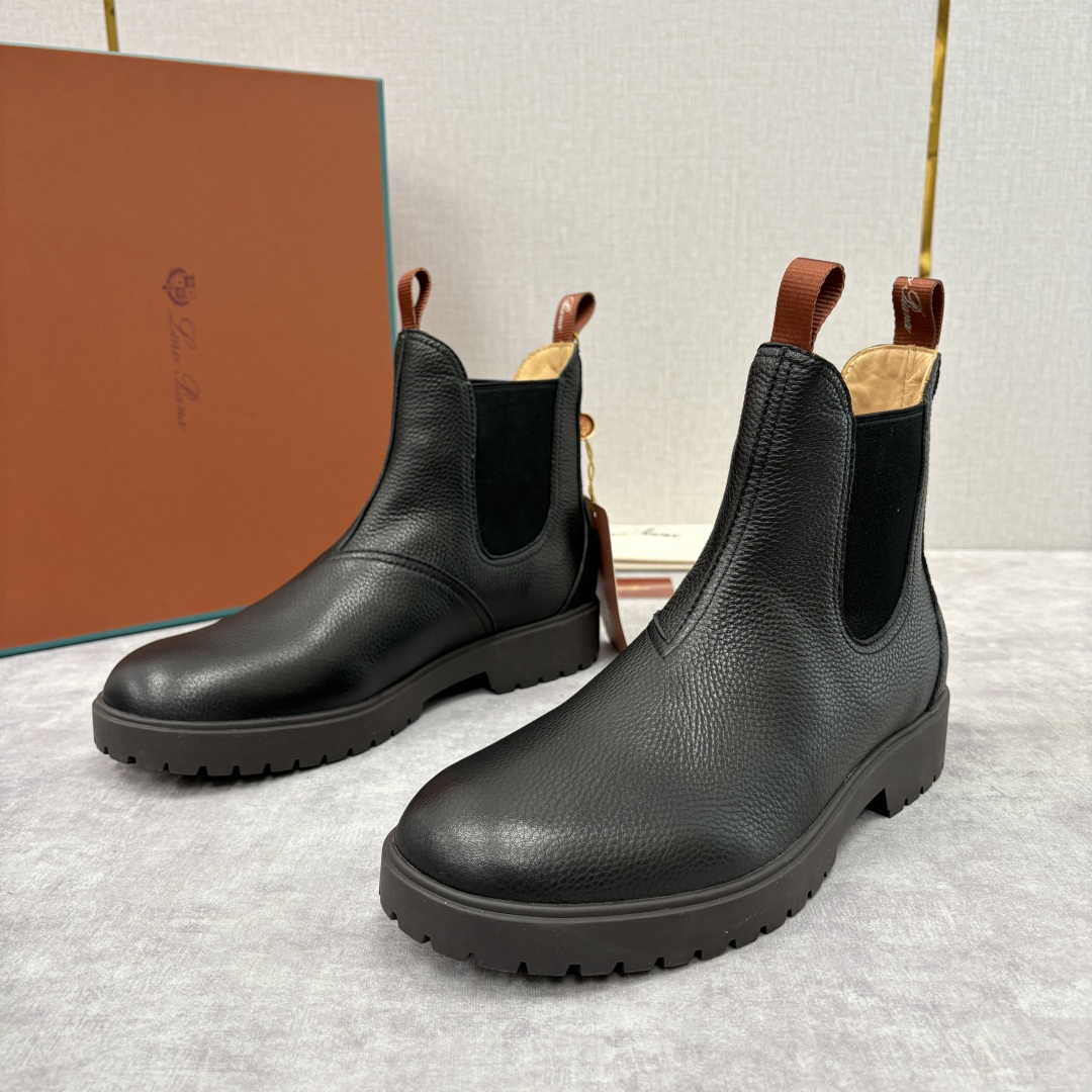 💋💍LP家 新品皮靴 Loro Pian* 诺悠*翩雅 切尔西男靴 把顶奢面料与实用设计揉进经典靴型里，