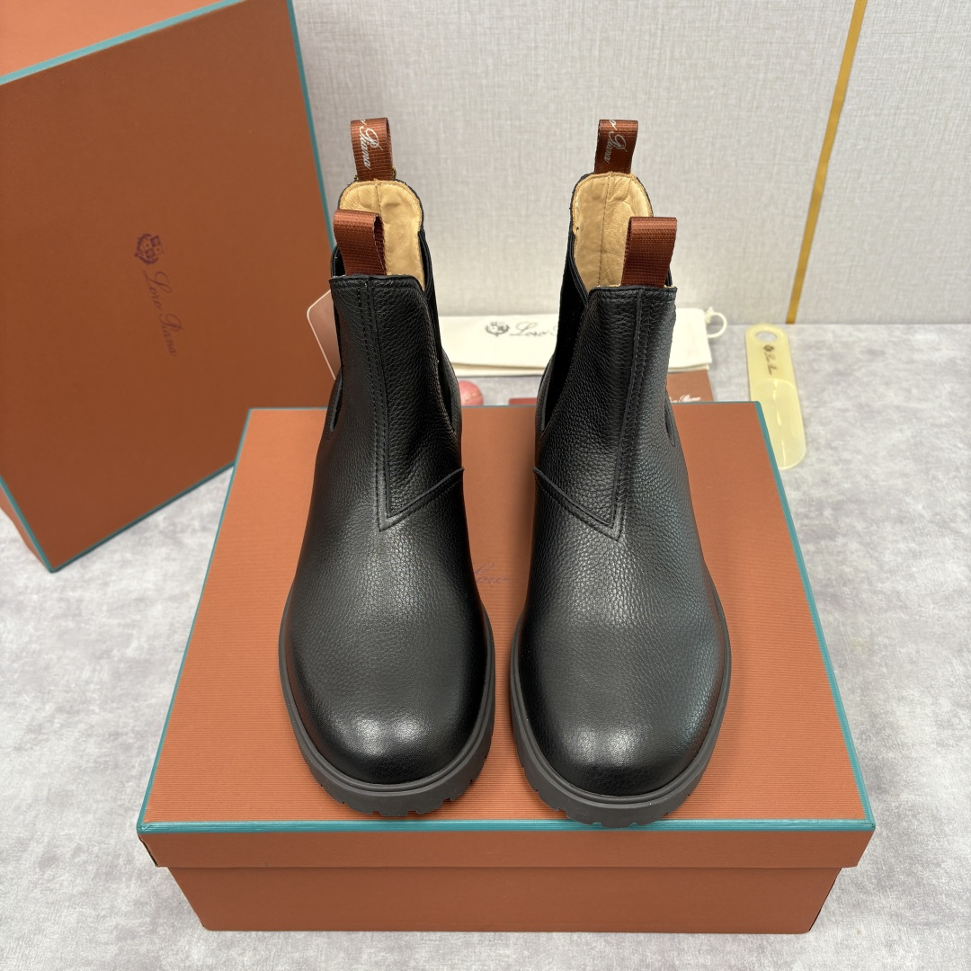💋💍LP家 新品皮靴 Loro Pian* 诺悠*翩雅 切尔西男靴 把顶奢面料与实用设计揉进经典靴型里，
