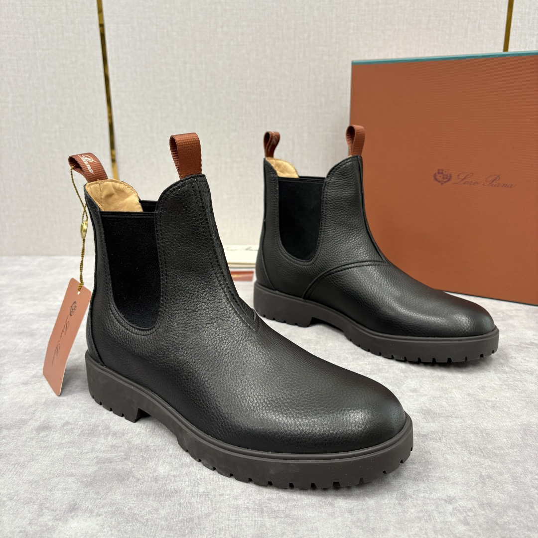 💋💍LP家 新品皮靴 Loro Pian* 诺悠*翩雅 切尔西男靴 把顶奢面料与实用设计揉进经典靴型里，