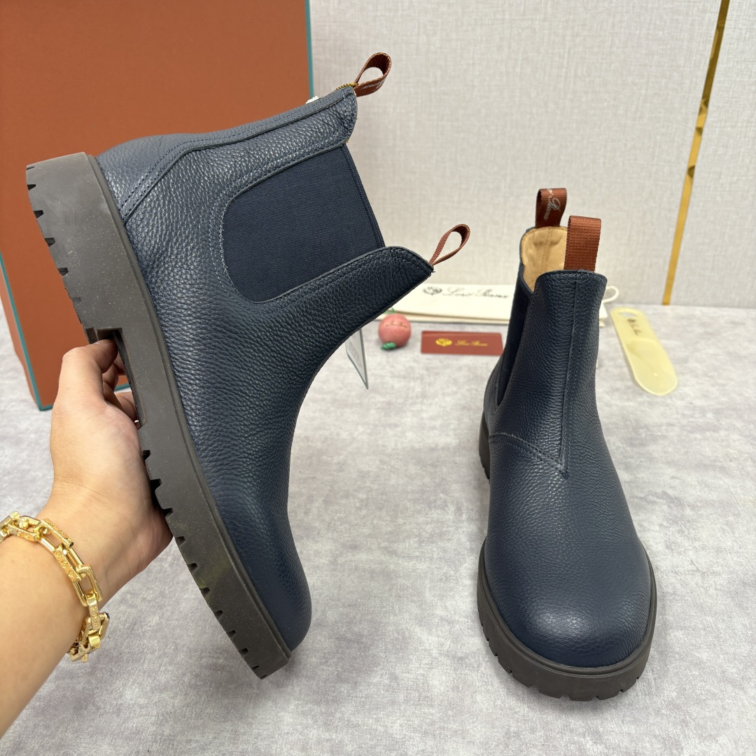 💋💍LP家 新品皮靴 Loro Pian* 诺悠*翩雅 切尔西男靴 把顶奢面料与实用设计揉进经典靴型里，