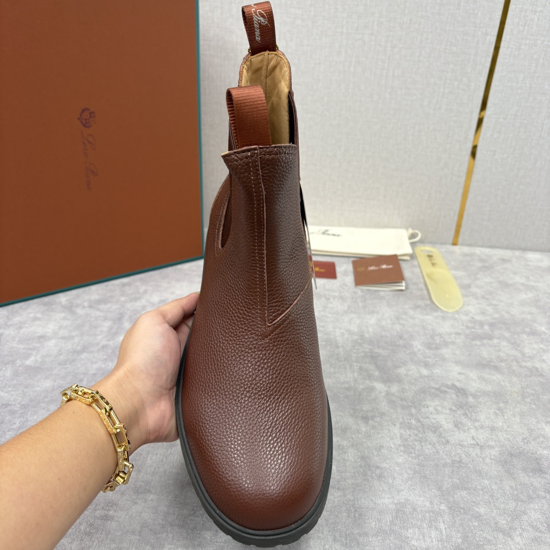 💋💍LP家 新品皮靴 Loro Pian* 诺悠*翩雅 切尔西男靴 把顶奢面料与实用设计揉进经典靴型里，