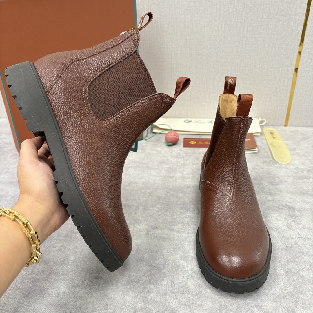 💋💍LP家 新品皮靴 Loro Pian* 诺悠*翩雅 切尔西男靴 把顶奢面料与实用设计揉进经典靴型里，
