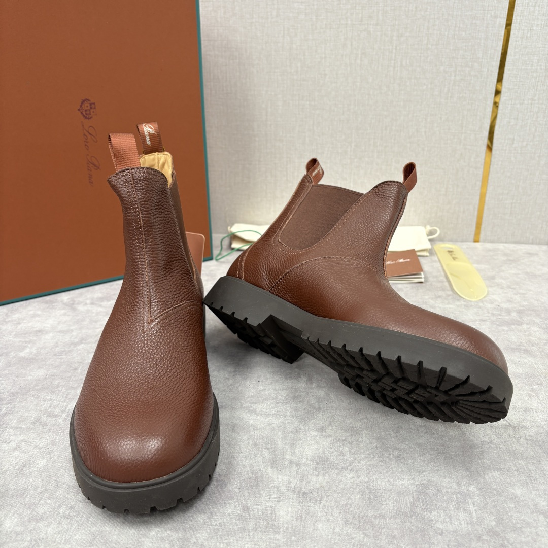 💋💍LP家 新品皮靴 Loro Pian* 诺悠*翩雅 切尔西男靴 把顶奢面料与实用设计揉进经典靴型里，