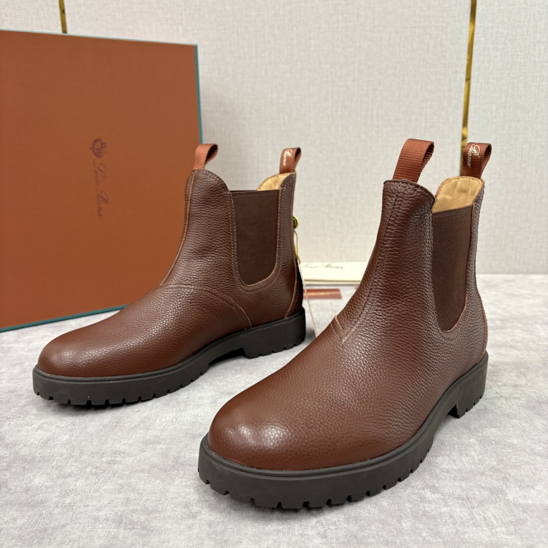 💋💍LP家 新品皮靴 Loro Pian* 诺悠*翩雅 切尔西男靴 把顶奢面料与实用设计揉进经典靴型里，