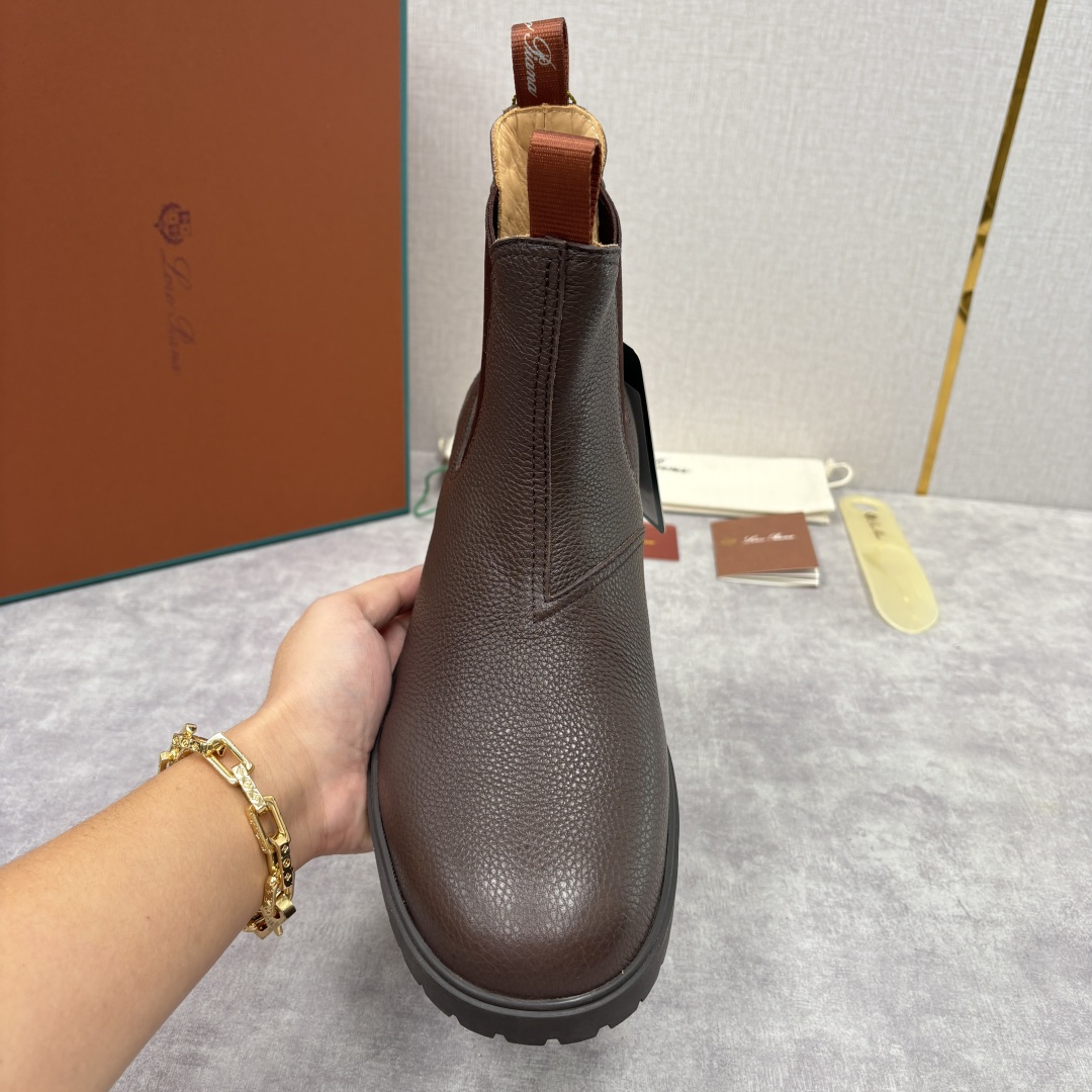 💋💍LP家 新品皮靴 Loro Pian* 诺悠*翩雅 切尔西男靴 把顶奢面料与实用设计揉进经典靴型里，