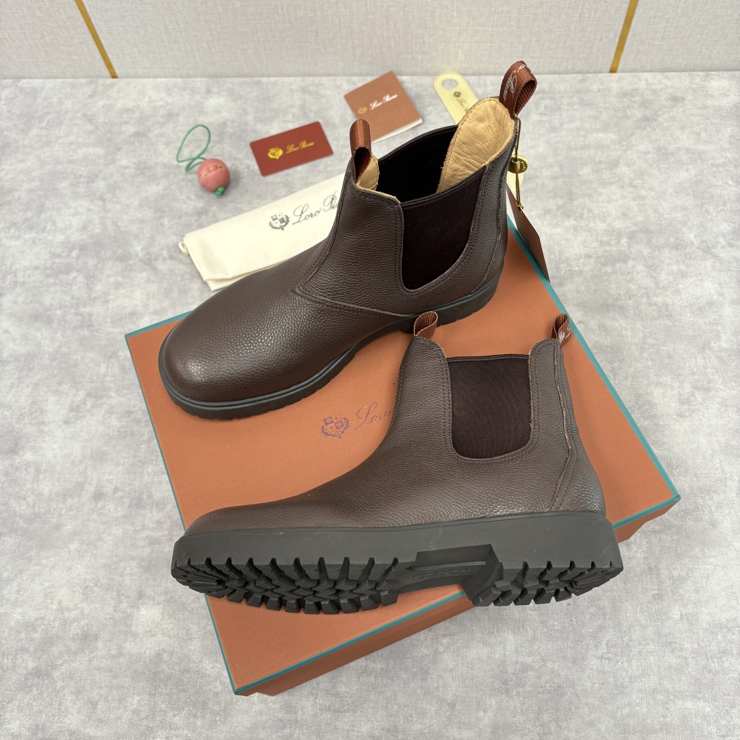 💋💍LP家 新品皮靴 Loro Pian* 诺悠*翩雅 切尔西男靴 把顶奢面料与实用设计揉进经典靴型里，