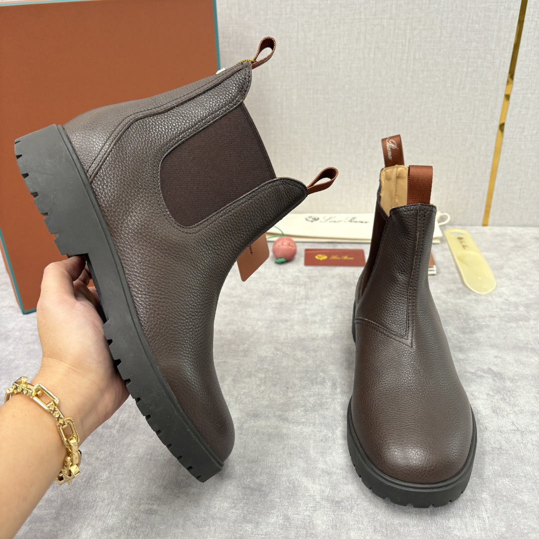 💋💍LP家 新品皮靴 Loro Pian* 诺悠*翩雅 切尔西男靴 把顶奢面料与实用设计揉进经典靴型里，