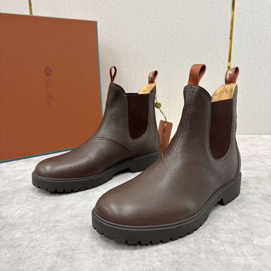 💋💍LP家 新品皮靴 Loro Pian* 诺悠*翩雅 切尔西男靴 把顶奢面料与实用设计揉进经典靴型里，