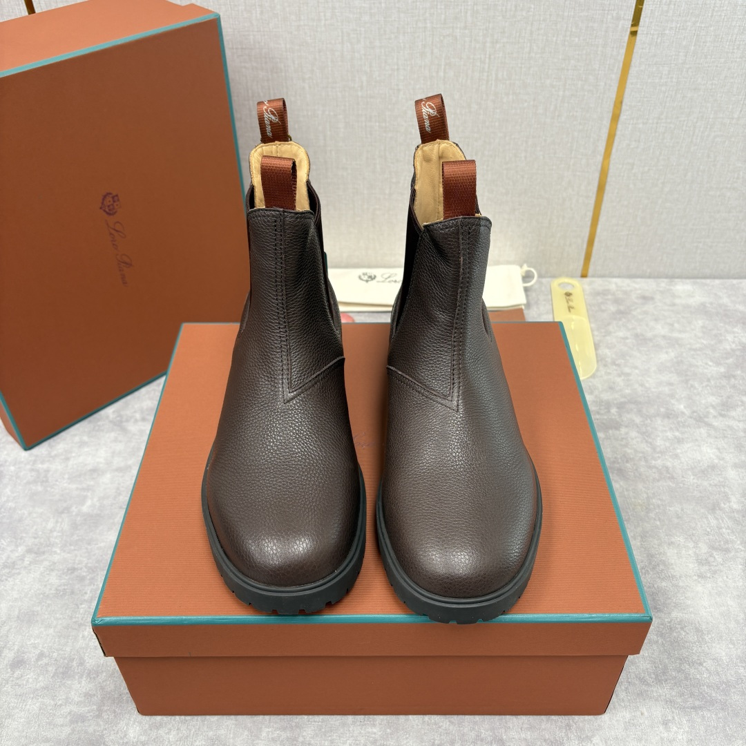 💋💍LP家 新品皮靴 Loro Pian* 诺悠*翩雅 切尔西男靴 把顶奢面料与实用设计揉进经典靴型里，