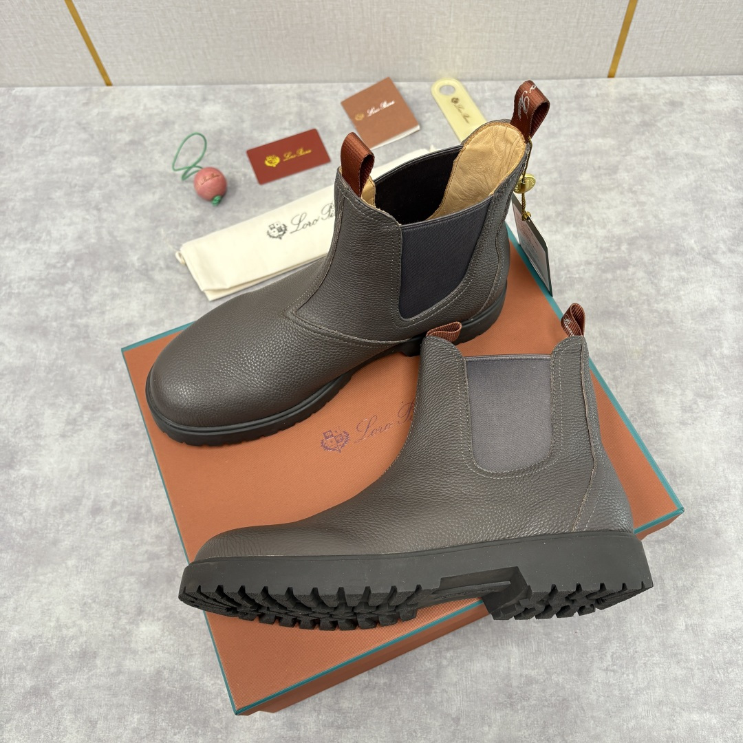 💋💍LP家 新品皮靴 Loro Pian* 诺悠*翩雅 切尔西男靴 把顶奢面料与实用设计揉进经典靴型里，