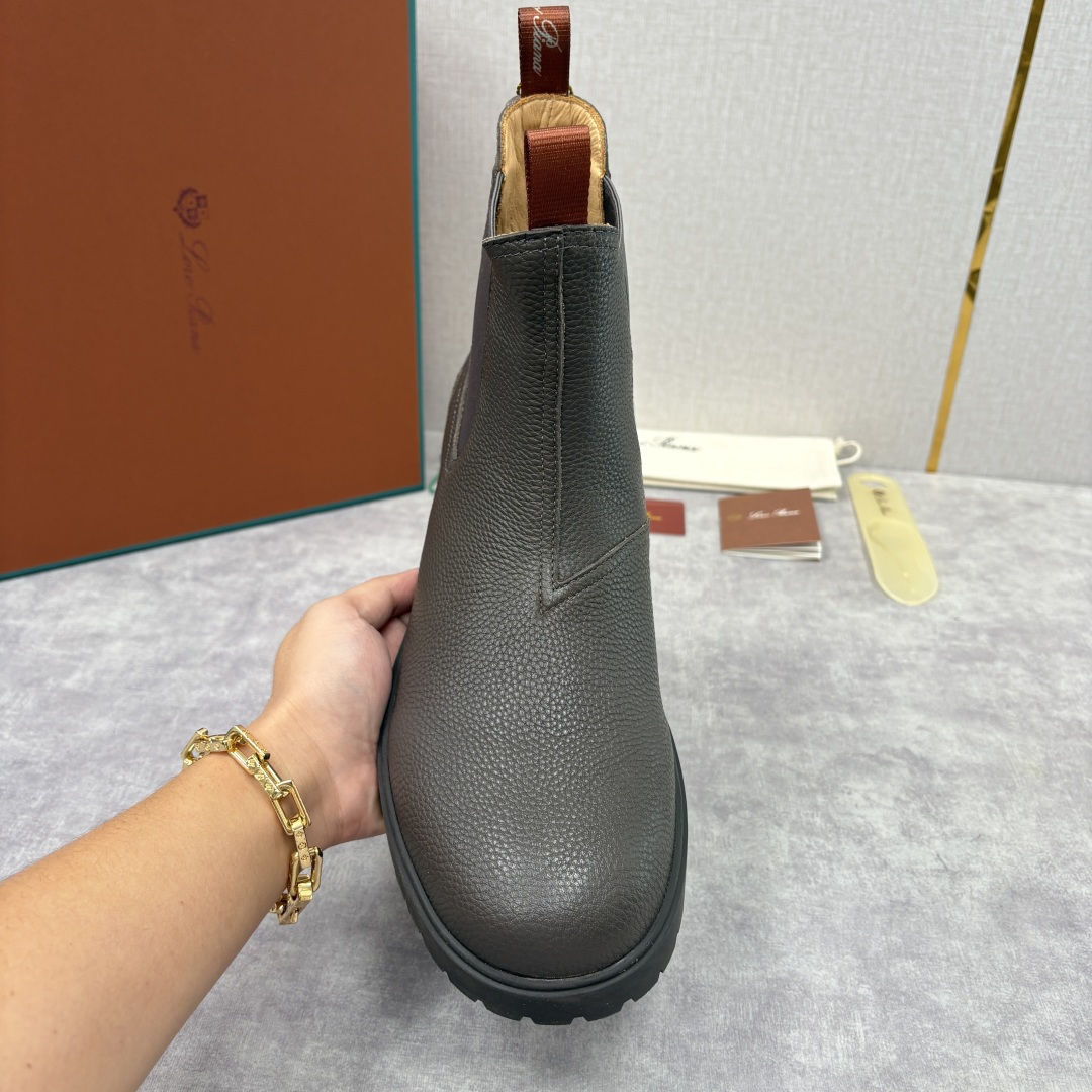 💋💍LP家 新品皮靴 Loro Pian* 诺悠*翩雅 切尔西男靴 把顶奢面料与实用设计揉进经典靴型里，
