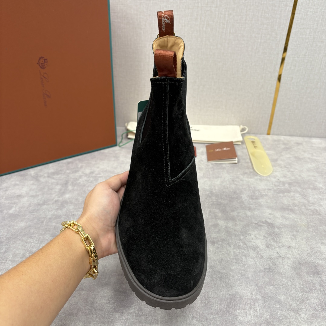 💋💍LP家 新品皮靴 Loro Pian* 诺悠*翩雅 切尔西男靴 把顶奢面料与实用设计揉进经典靴型里，