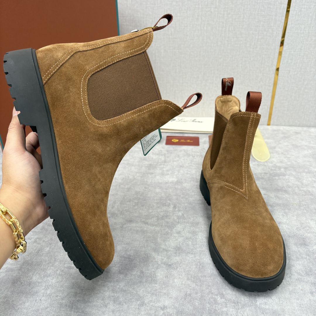 💋💍LP家 新品皮靴 Loro Pian* 诺悠*翩雅 切尔西男靴 把顶奢面料与实用设计揉进经典靴型里，