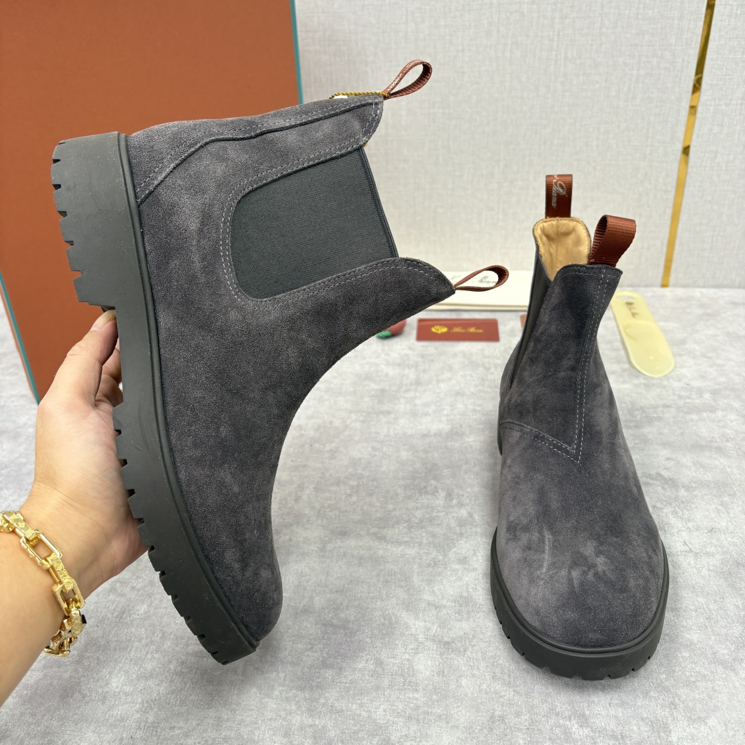 💋💍LP家 新品皮靴 Loro Pian* 诺悠*翩雅 切尔西男靴 把顶奢面料与实用设计揉进经典靴型里，